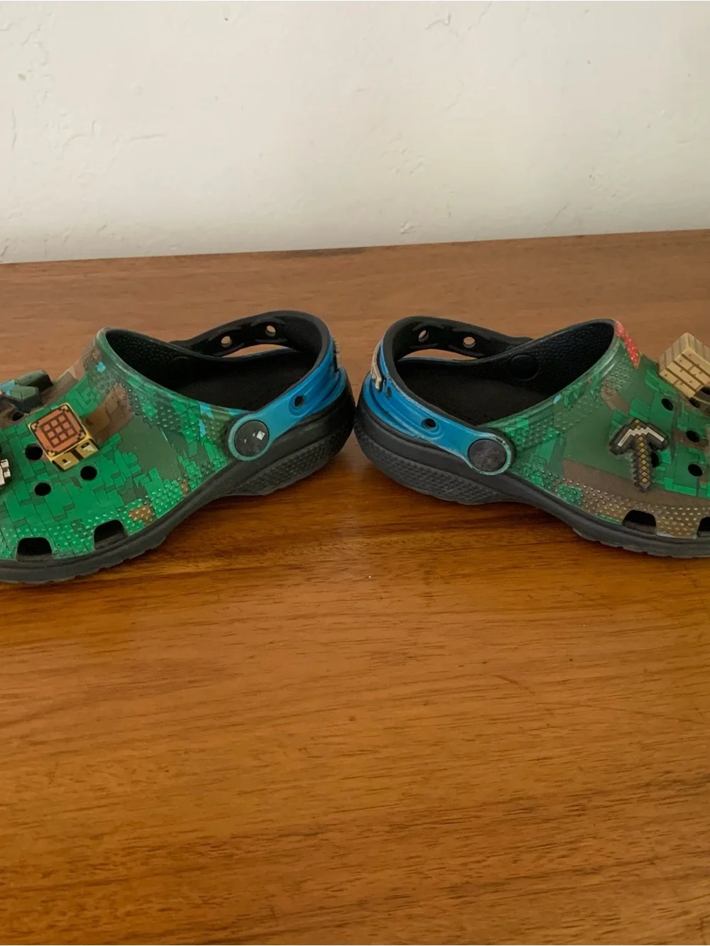 CROCS Kids Green Pixel Camo Clog with Minecraft Jibbitz